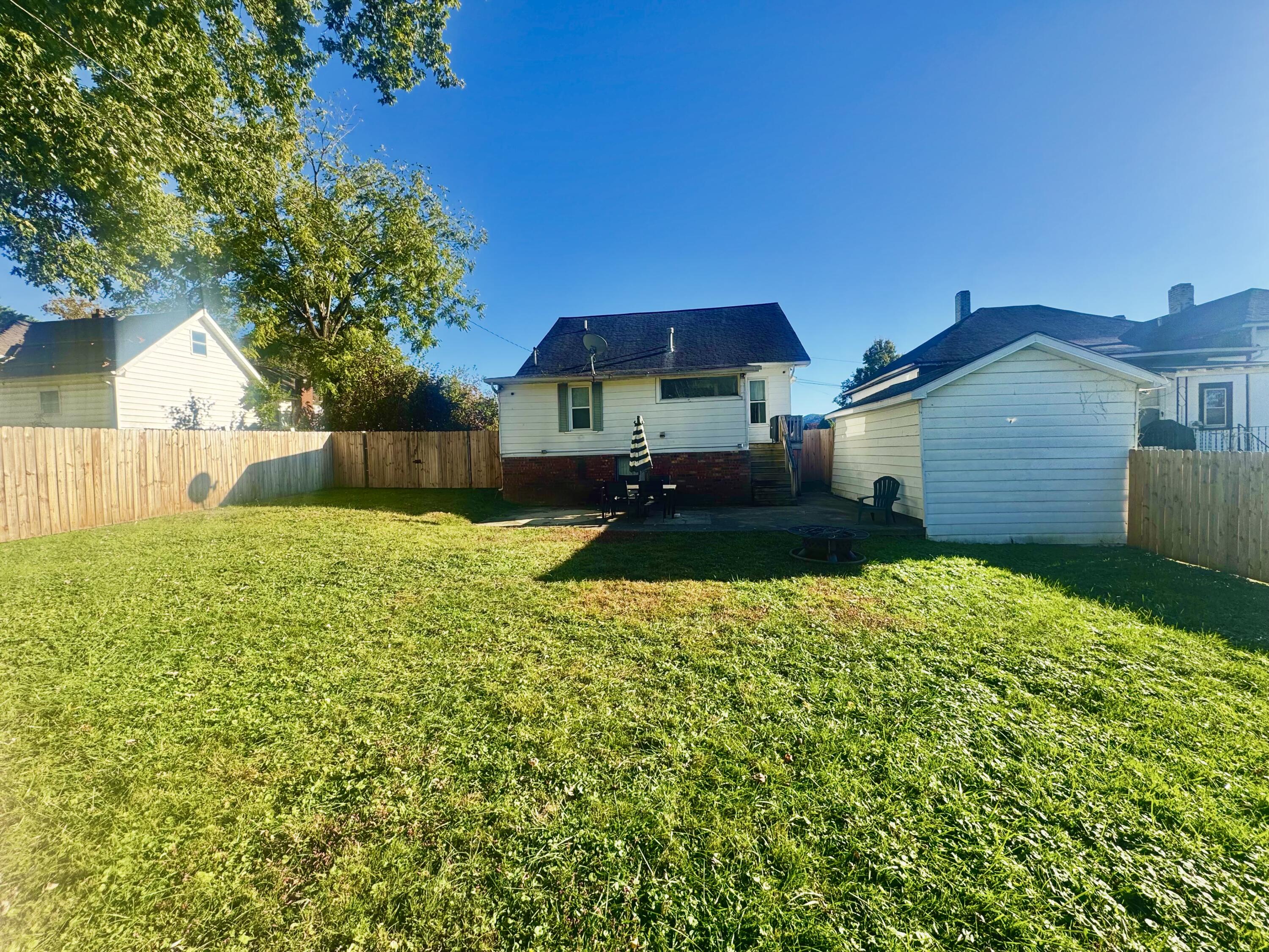 508 Worchester Avenue Property Photo 10