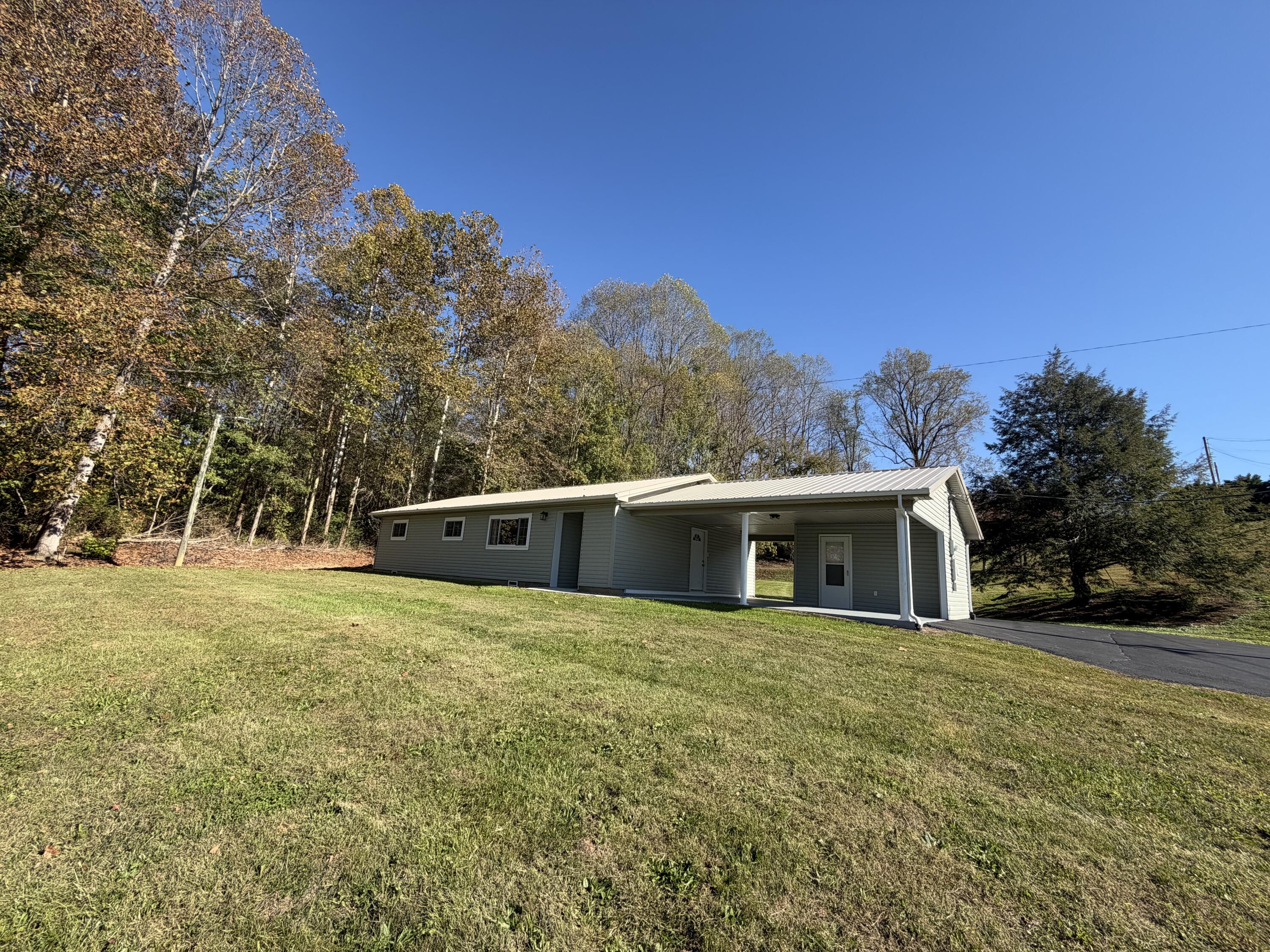 4708 E Ky 8 Property Photo 1