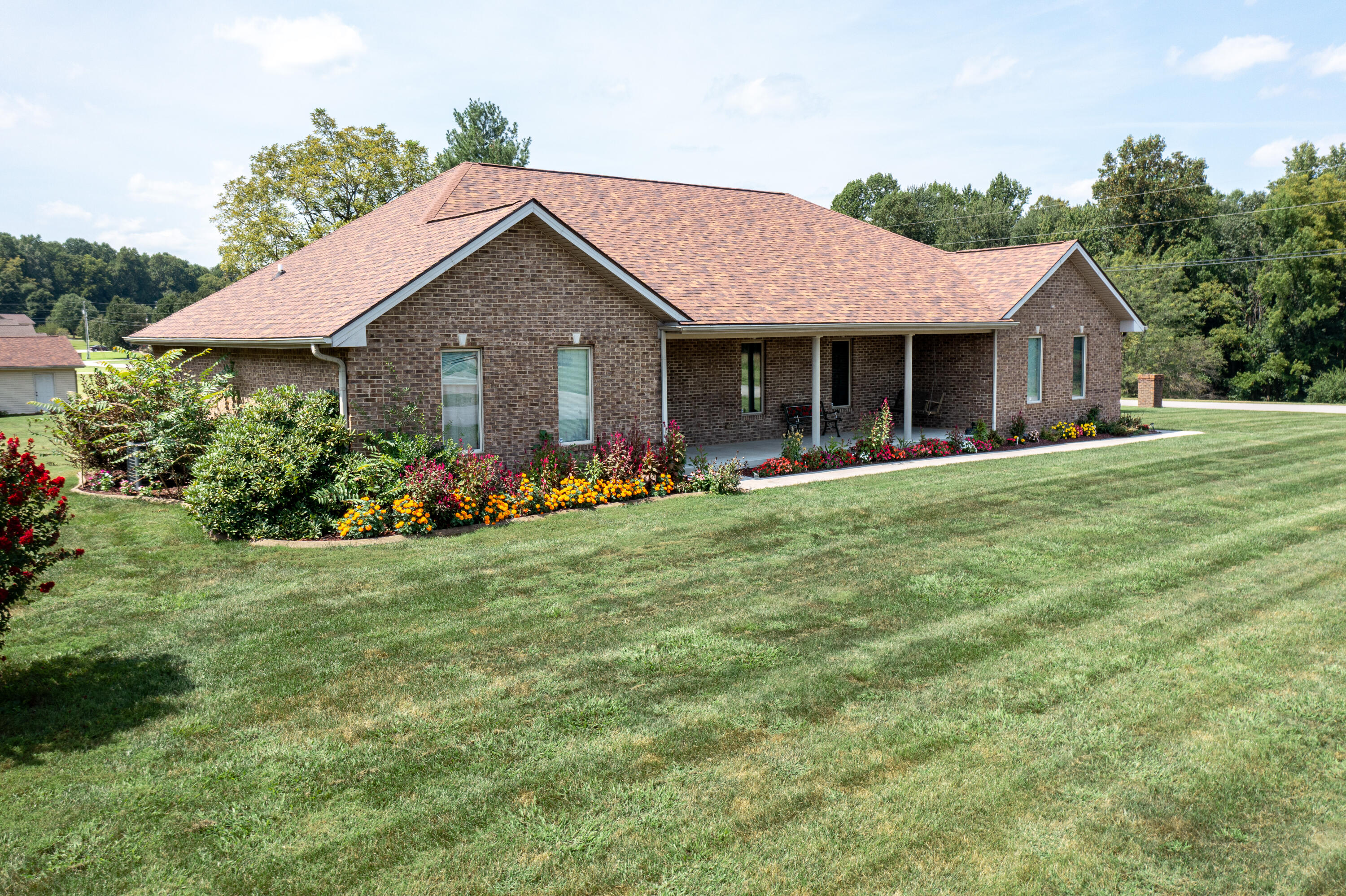 138 Country Acres Drive Property Photo 1