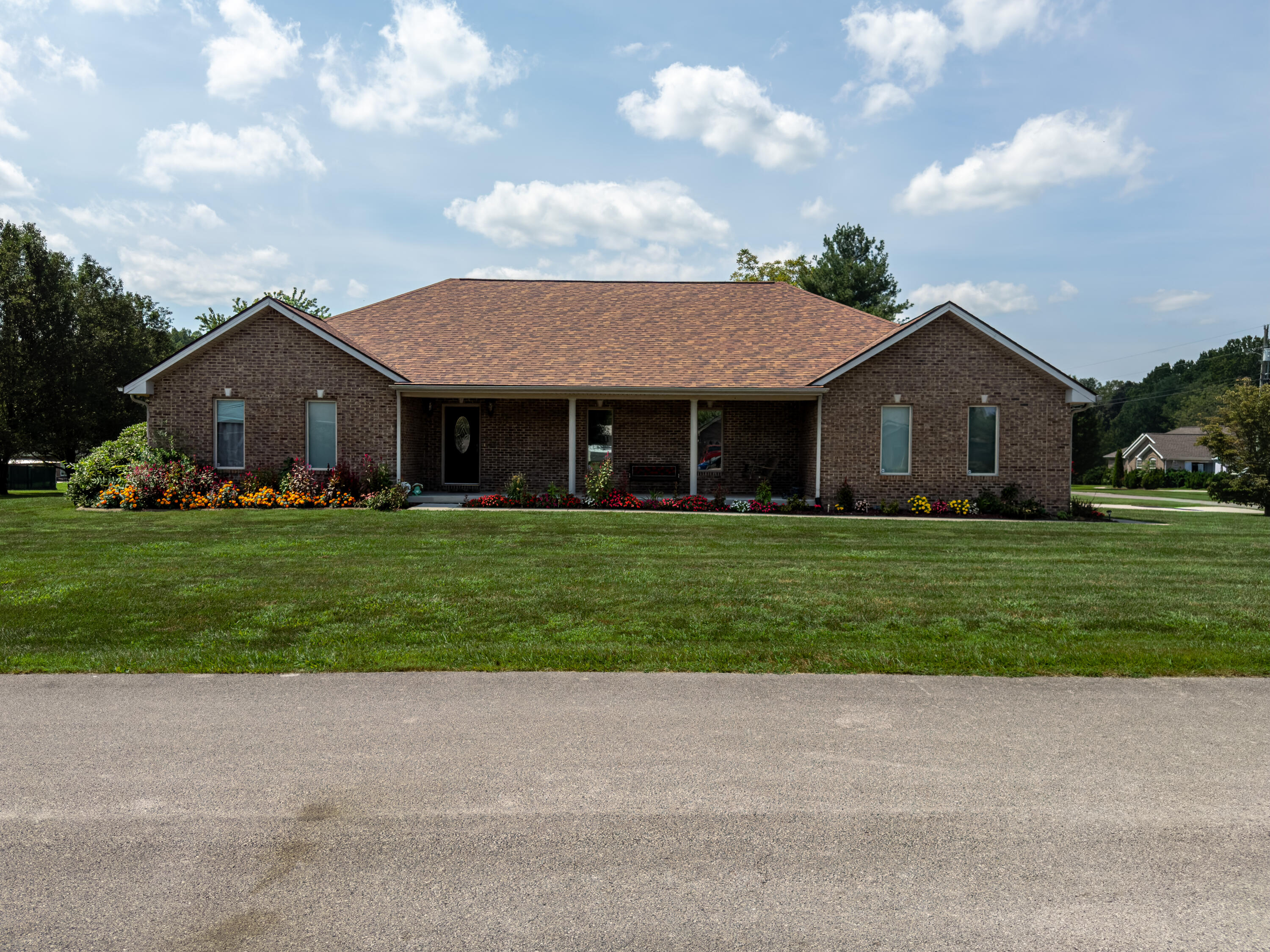 138 Country Acres Drive Property Photo 3