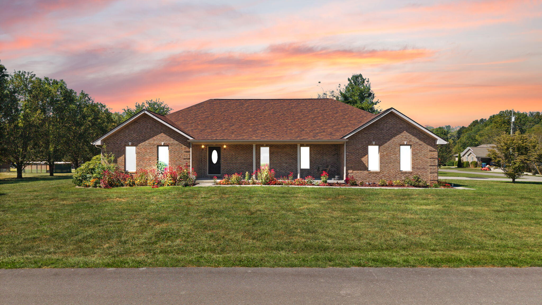 138 Country Acres Drive Property Photo 4