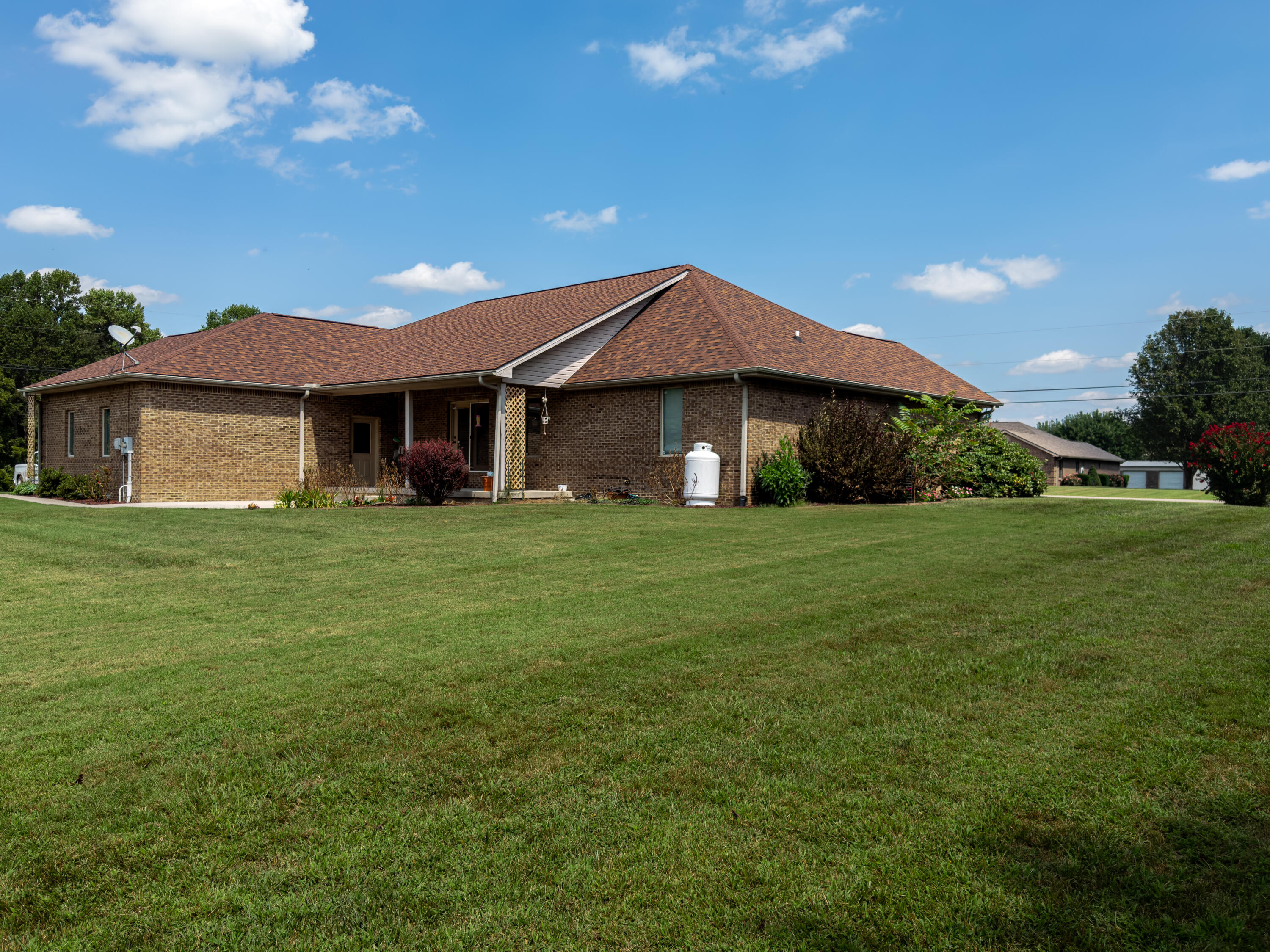 138 Country Acres Drive Property Photo 6