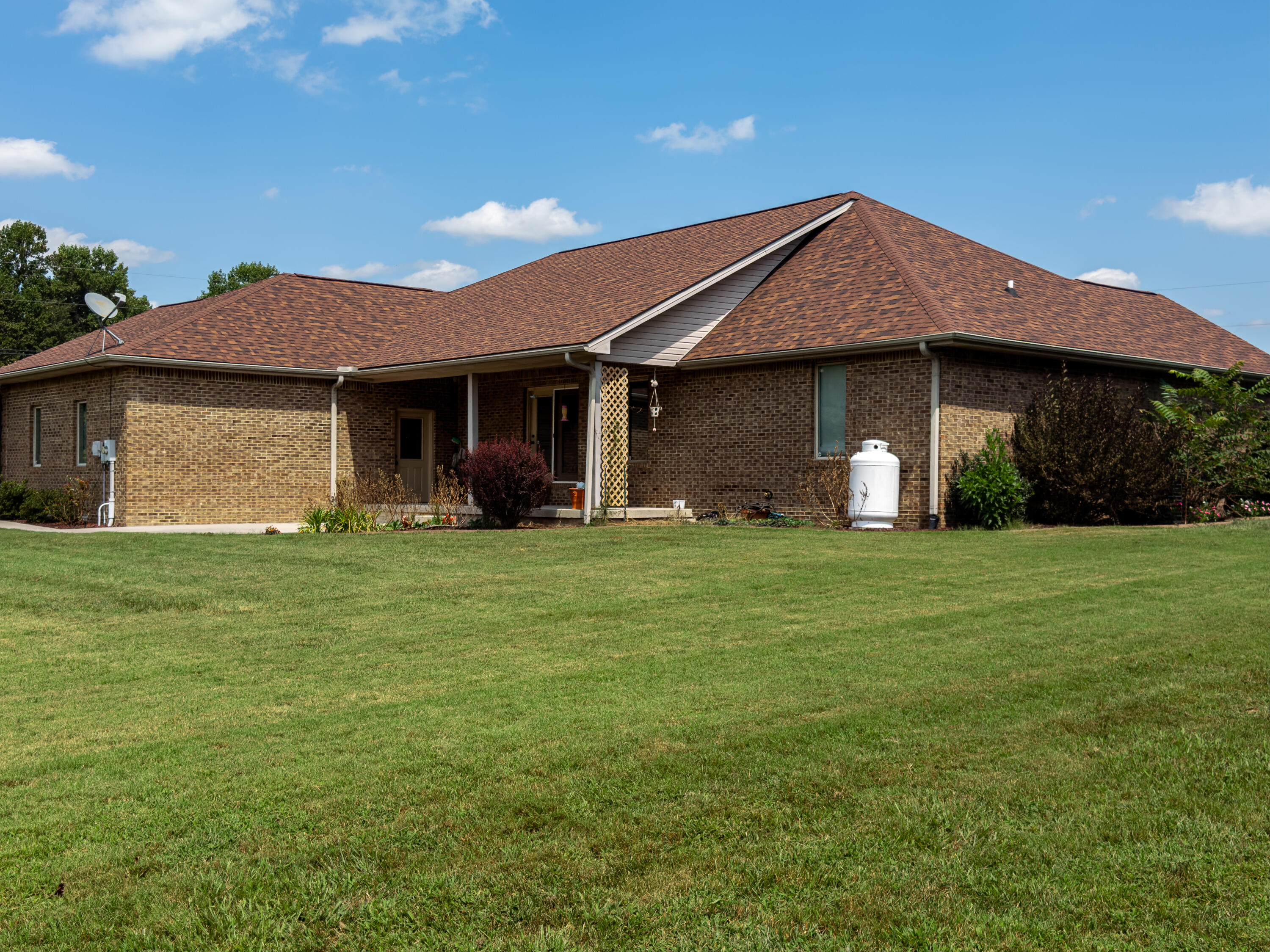 138 Country Acres Drive Property Photo 11