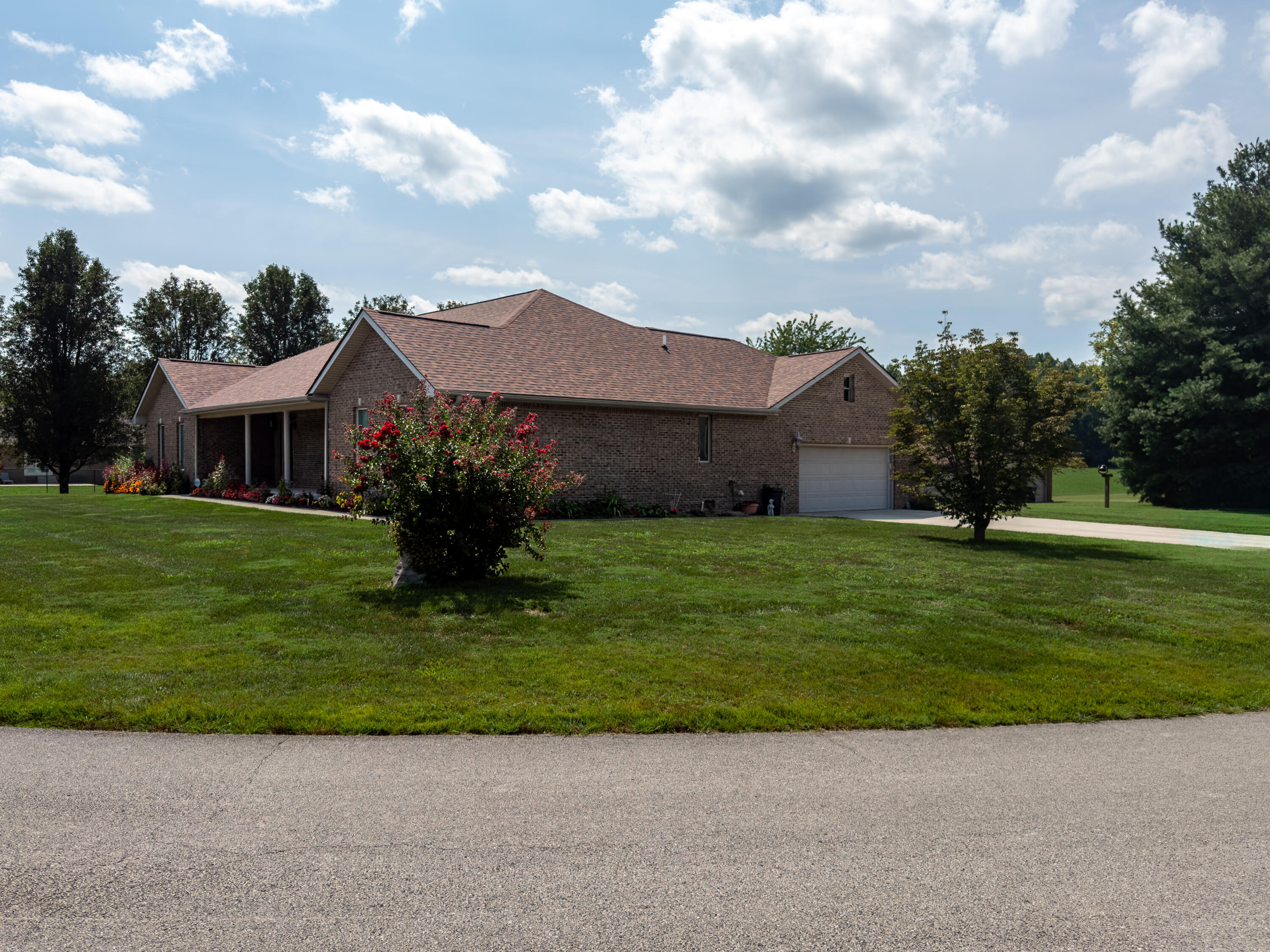 138 Country Acres Drive Property Photo 13