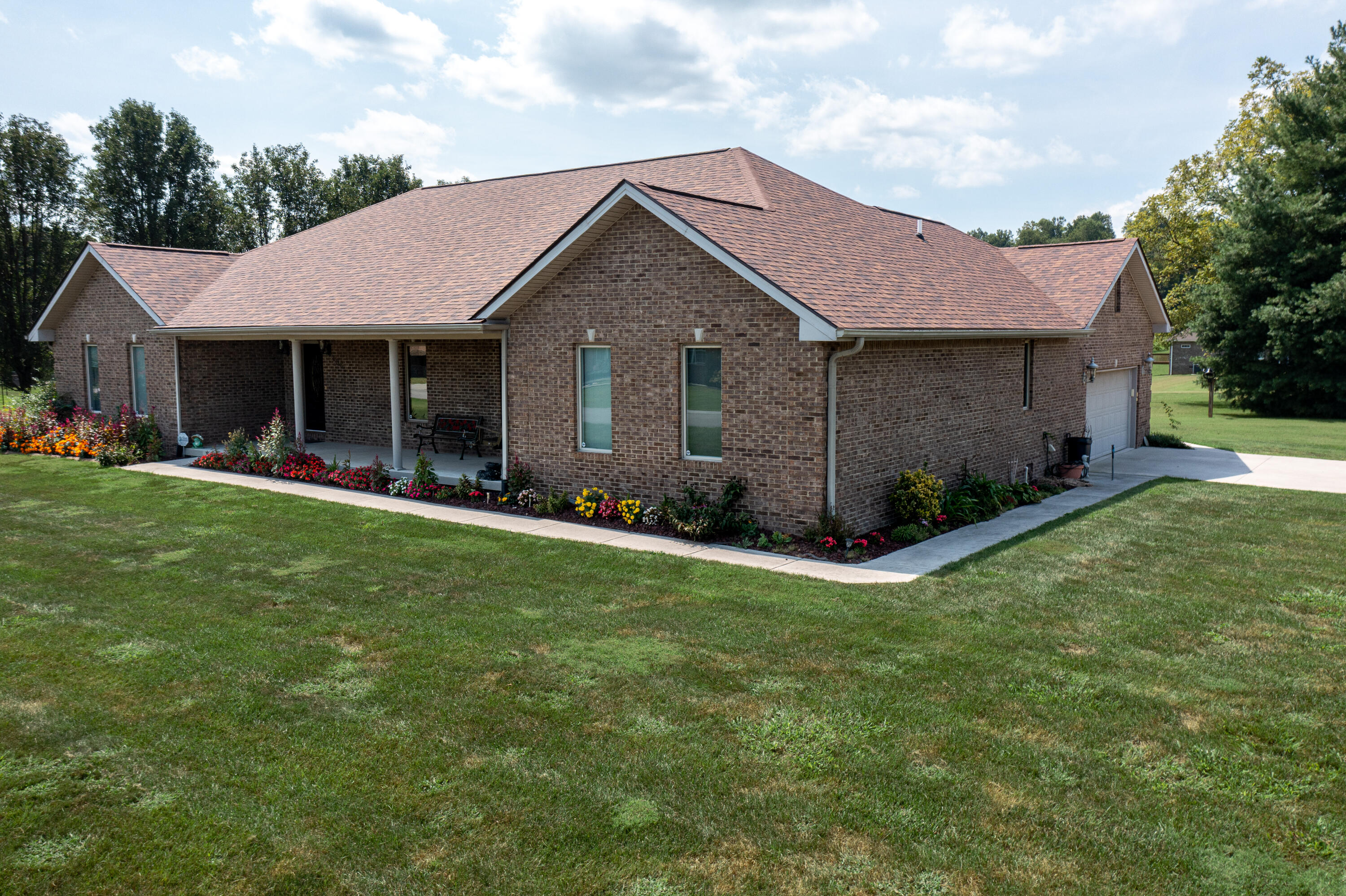 138 Country Acres Drive Property Photo 14