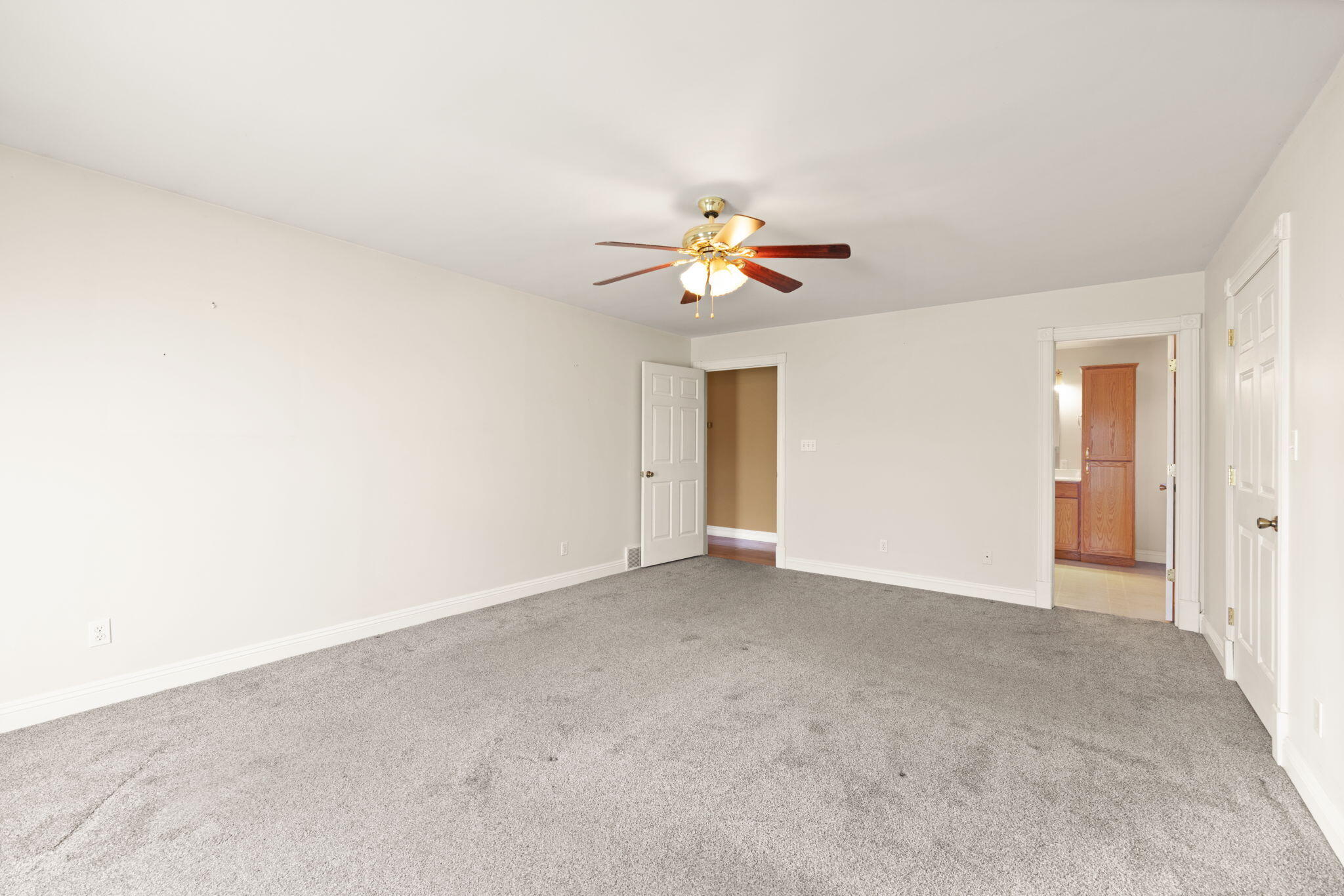 138 Country Acres Drive Property Photo 28