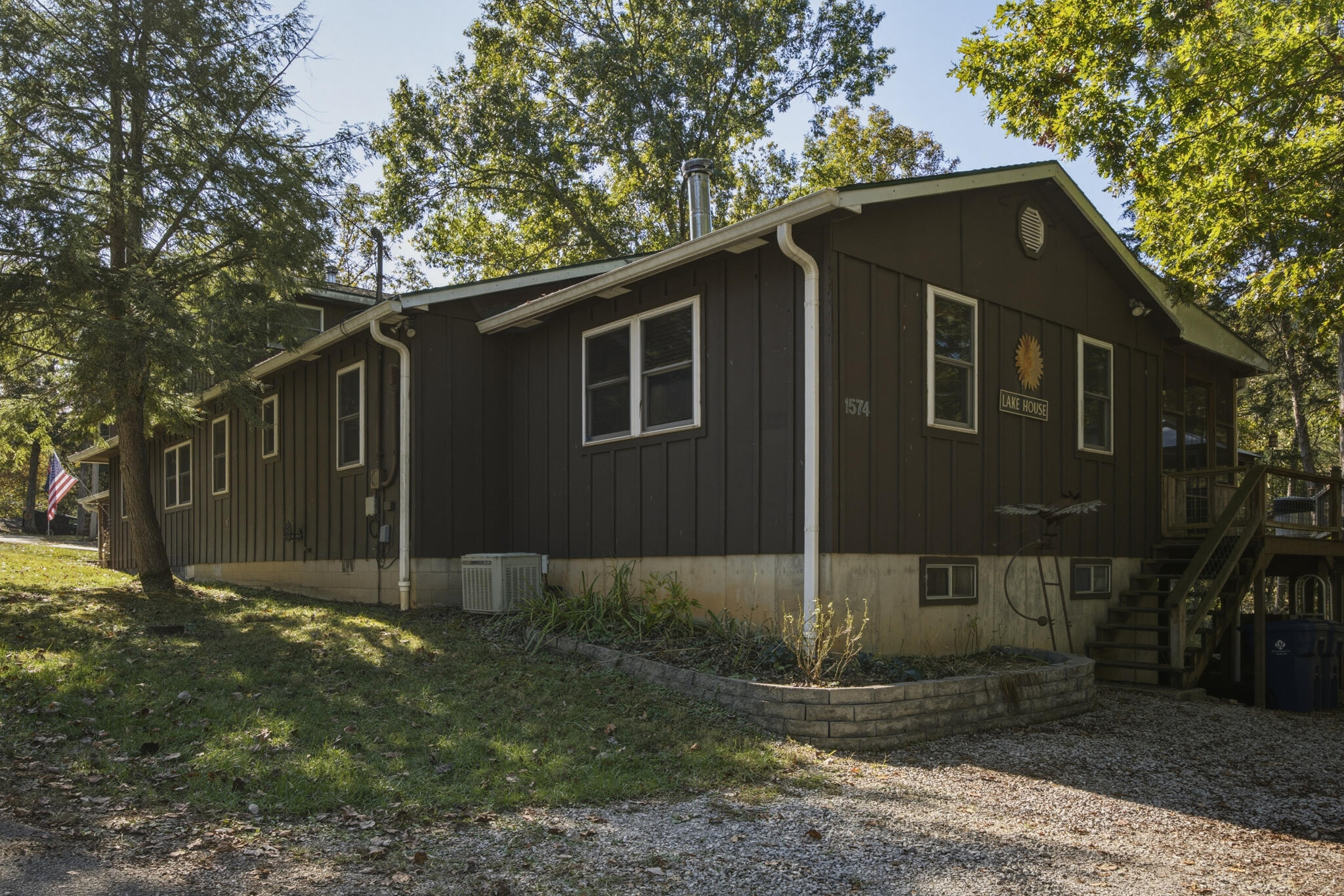 1574 Sloans Valley Road Property Photo 6
