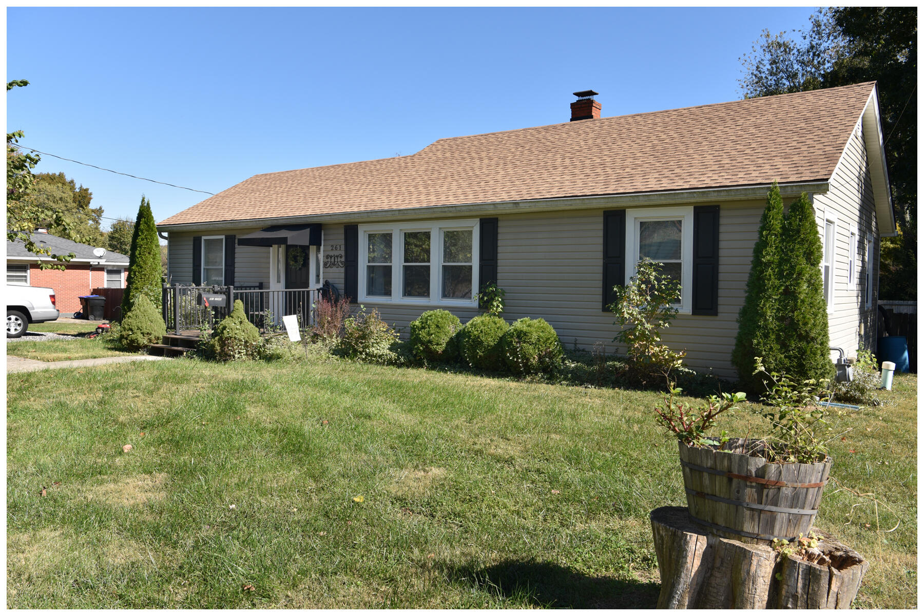 261 Lyons Drive Property Photo 1