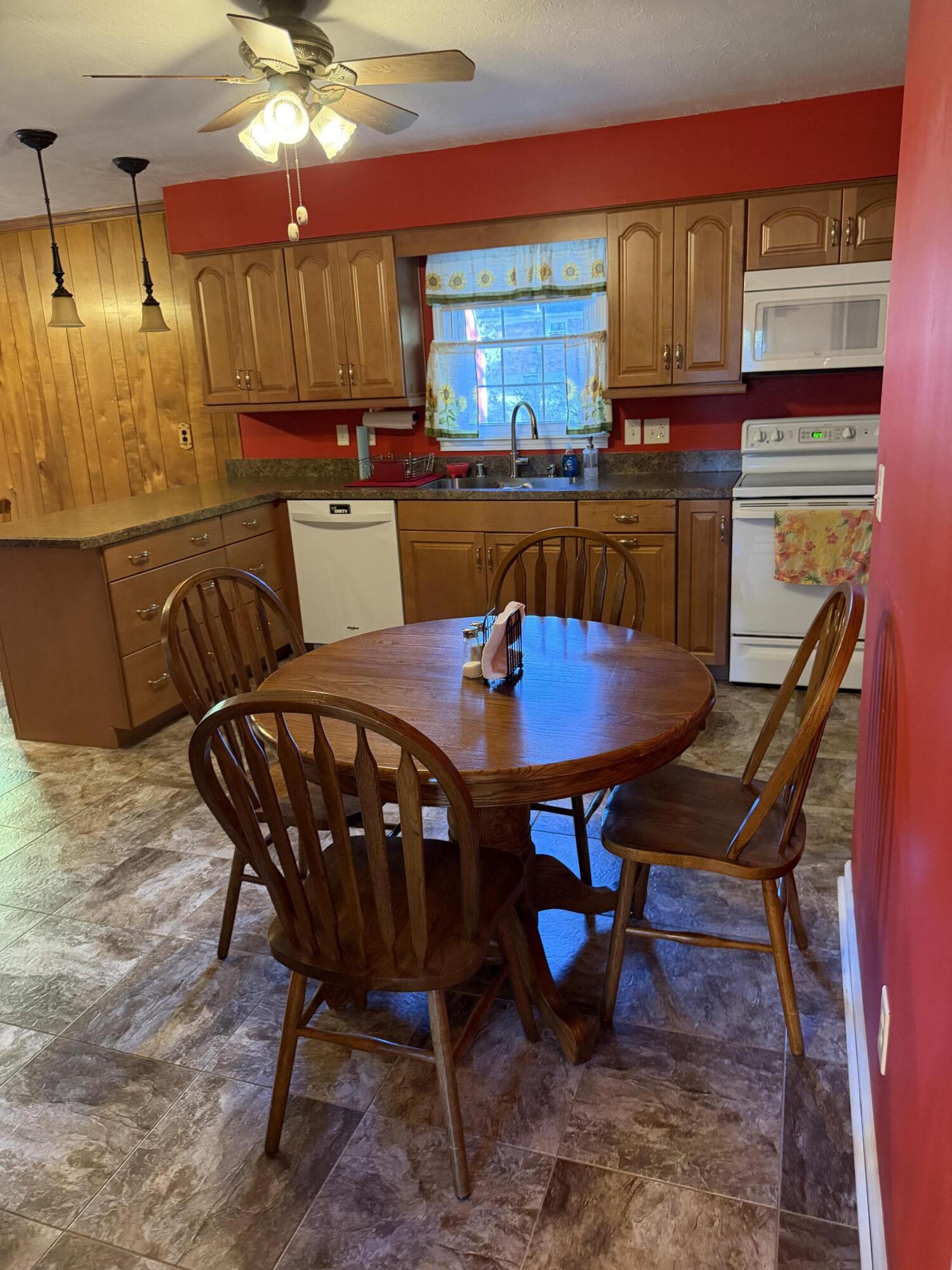 307 Esperanza Drive Property Photo 14