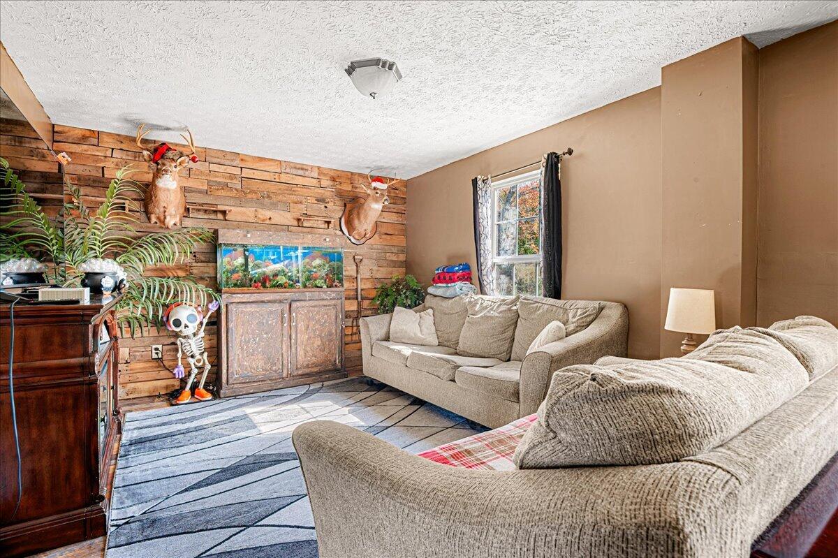 6830 E Laurel Road Property Photo 7