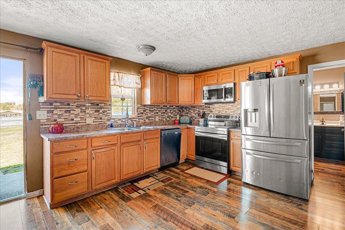 6830 E Laurel Road Property Photo 11