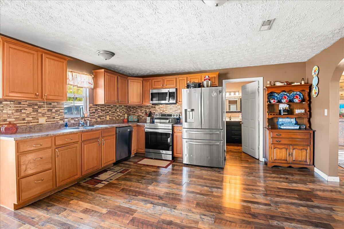 6830 E Laurel Road Property Photo 12