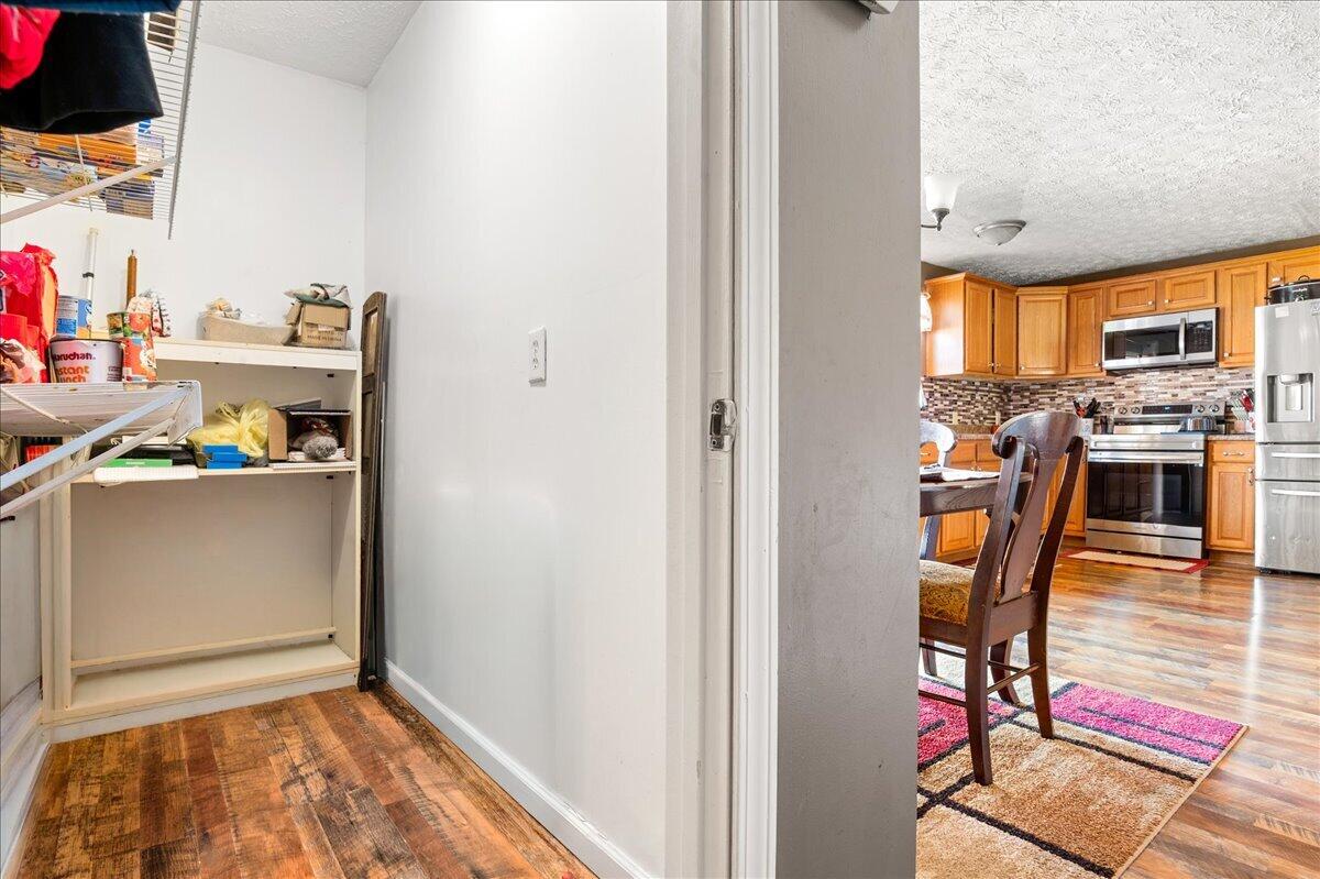 6830 E Laurel Road Property Photo 14