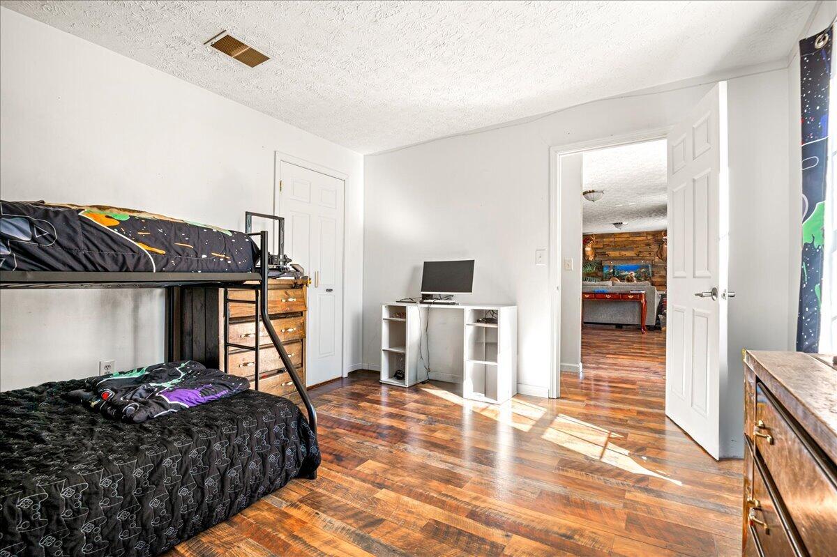 6830 E Laurel Road Property Photo 16