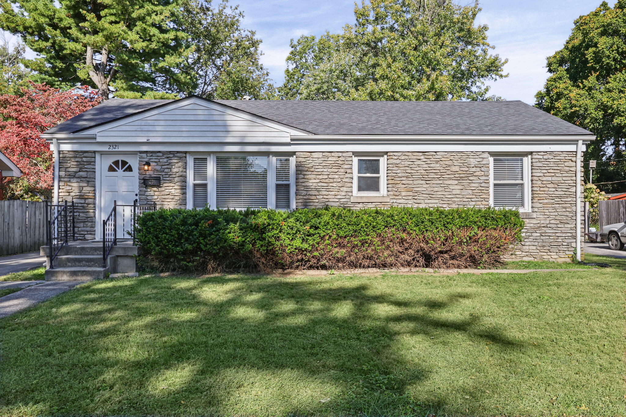2321 Southgate Drive Property Photo 1