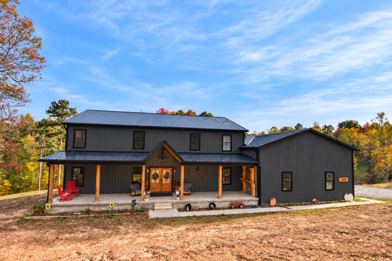 1910 Highway 1071 Property Photo 1