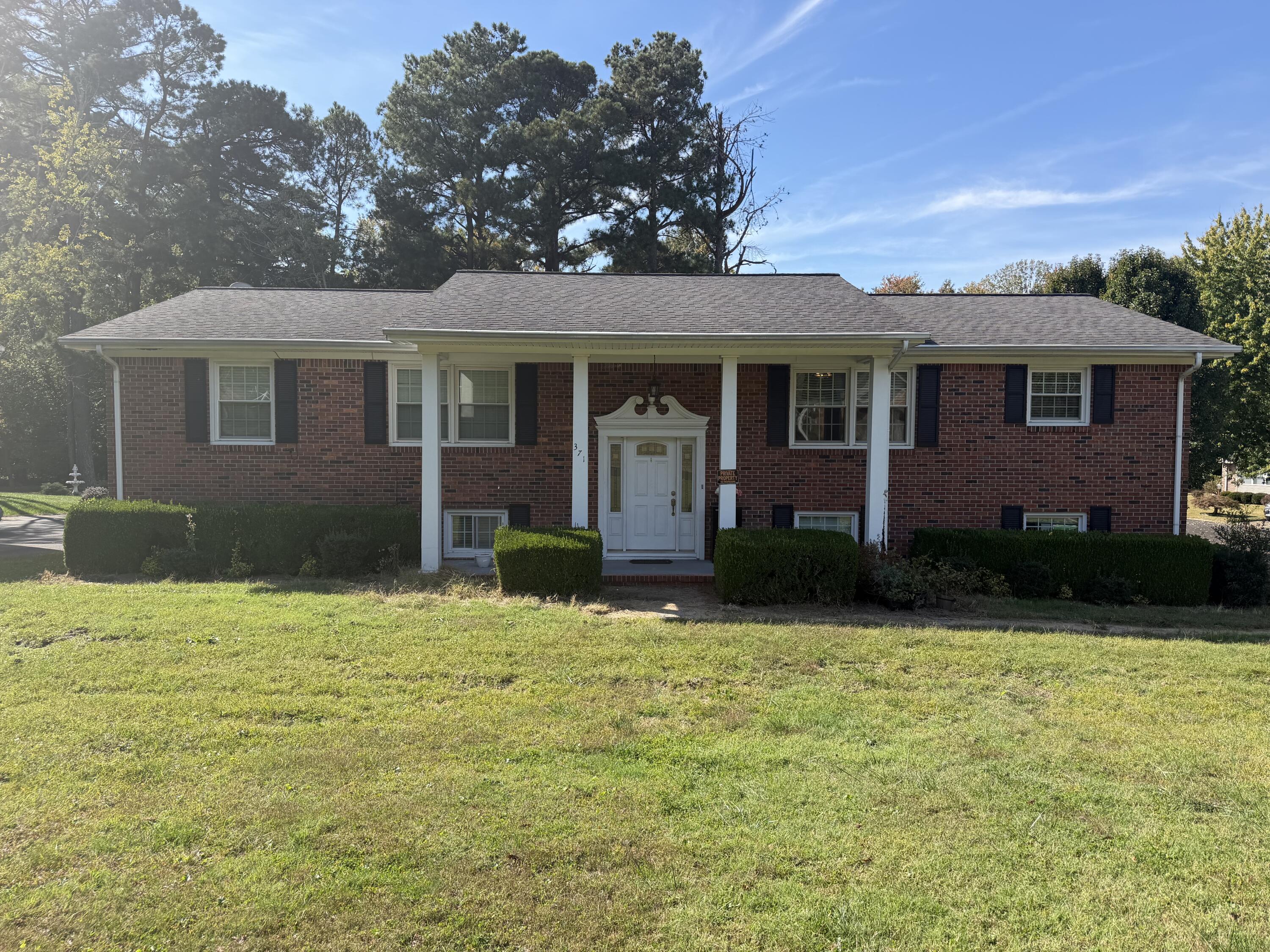 371 Oakcrest Drive Property Photo 1