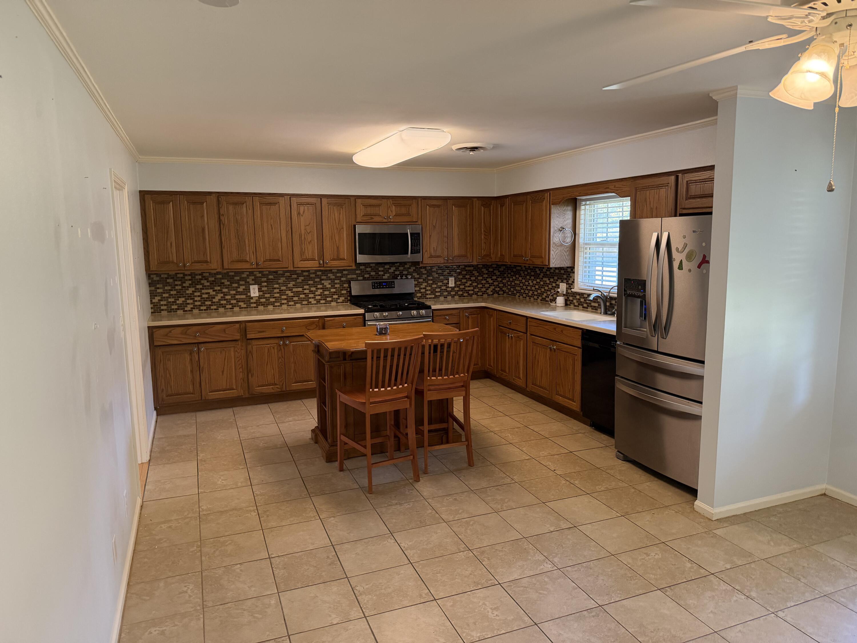 371 Oakcrest Drive Property Photo 5