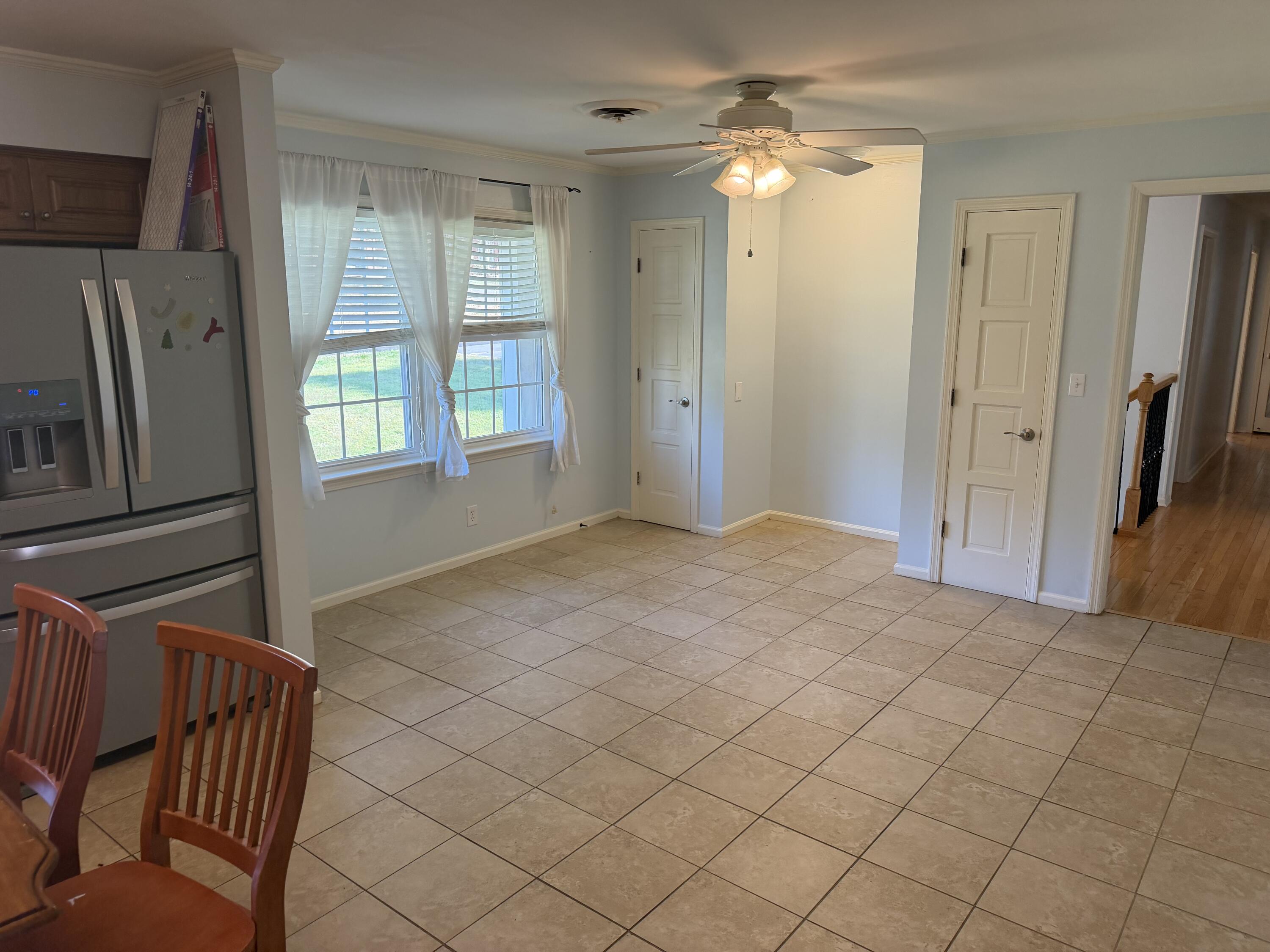 371 Oakcrest Drive Property Photo 8