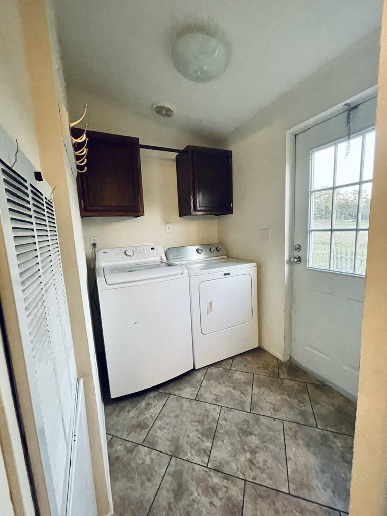150 & 169 Hickory Hill Street Property Photo 7