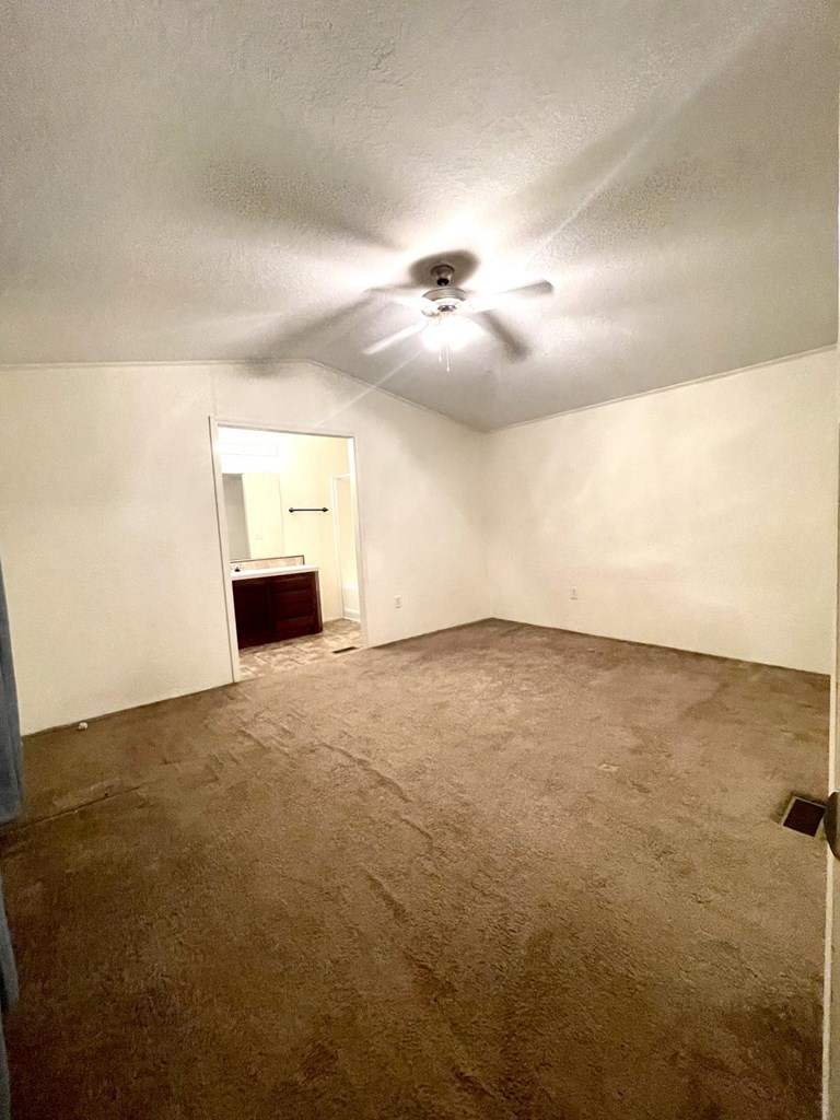 150 & 169 Hickory Hill Street Property Photo 8