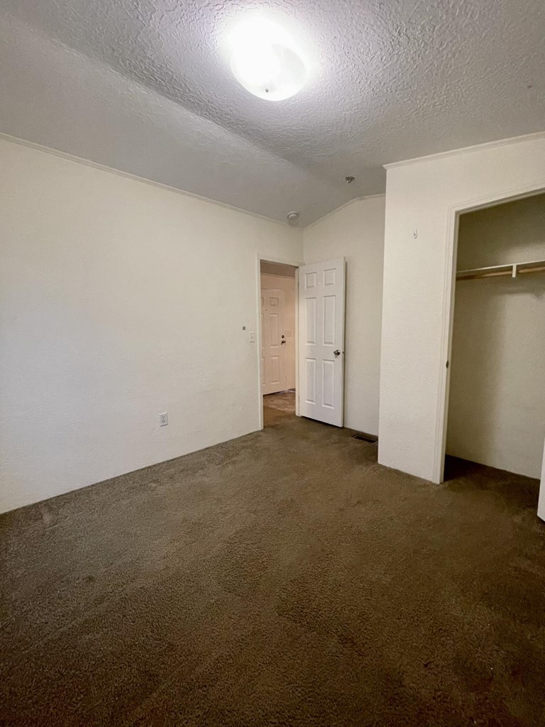 150 & 169 Hickory Hill Street Property Photo 14