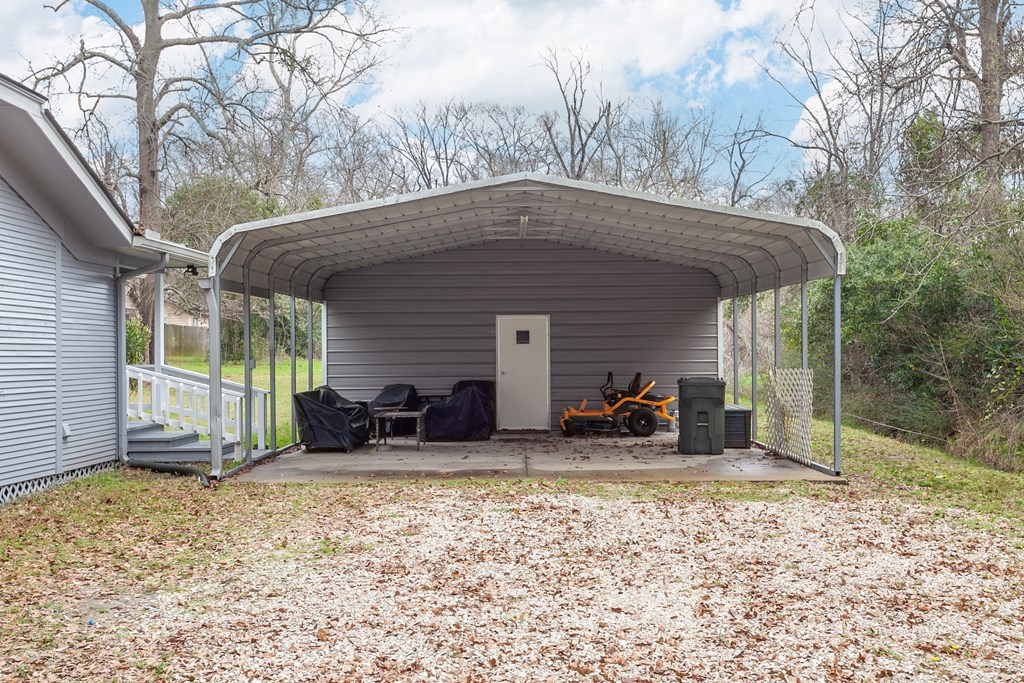 105 Houston Street Property Photo 3