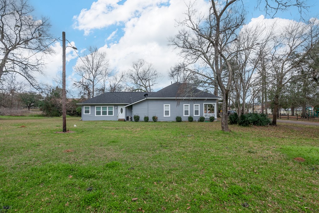 105 Houston Street Property Photo 5