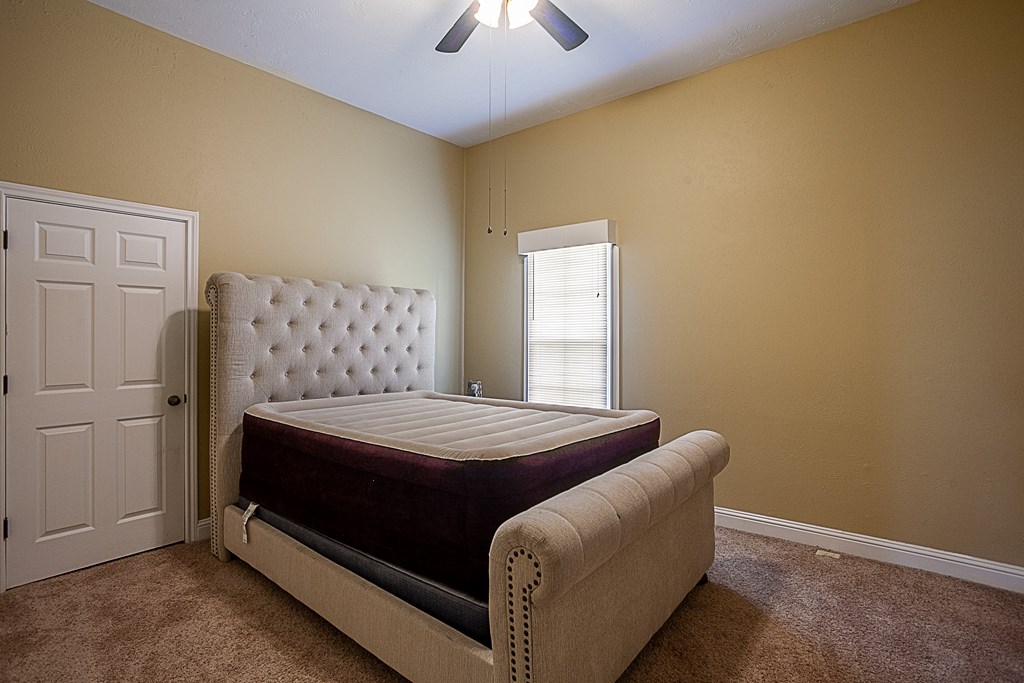 105 Houston Street Property Photo 13