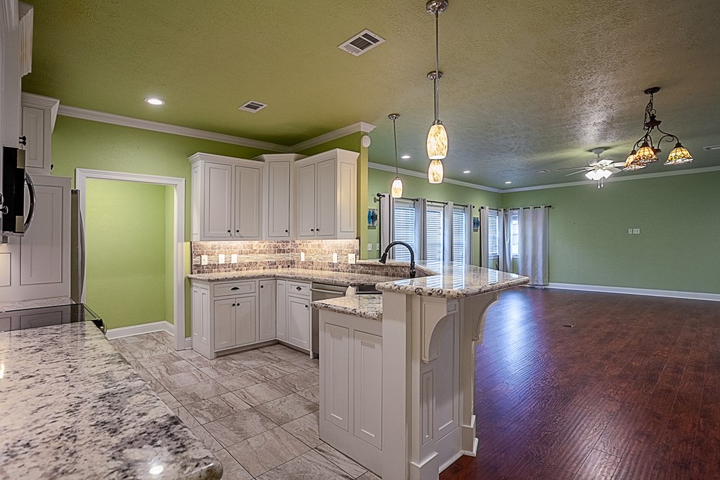105 Houston Street Property Photo 21
