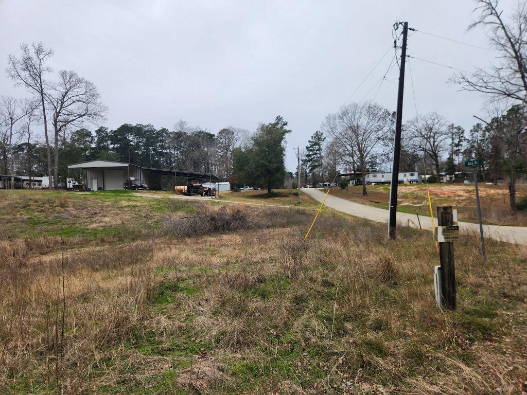E Hickory Greenbriar Property Photo 1