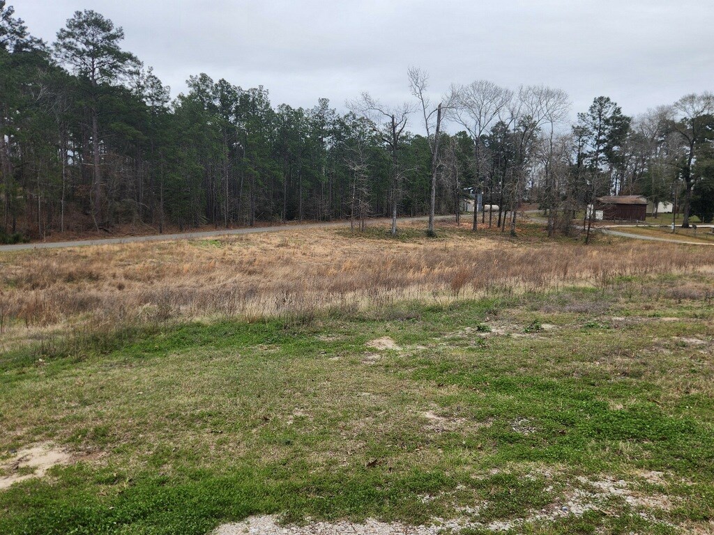 E Hickory Greenbriar Property Photo 4