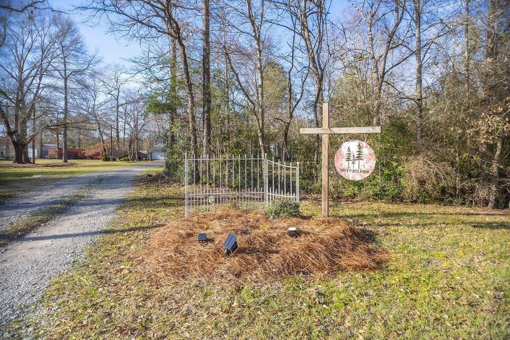 8935 Hwy 103e Property Photo 2