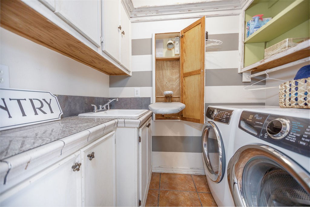 8935 Hwy 103e Property Photo 29
