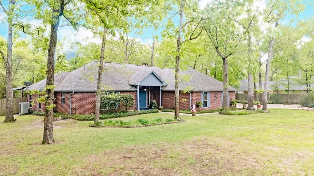 302 Southern Trace Property Photo 1