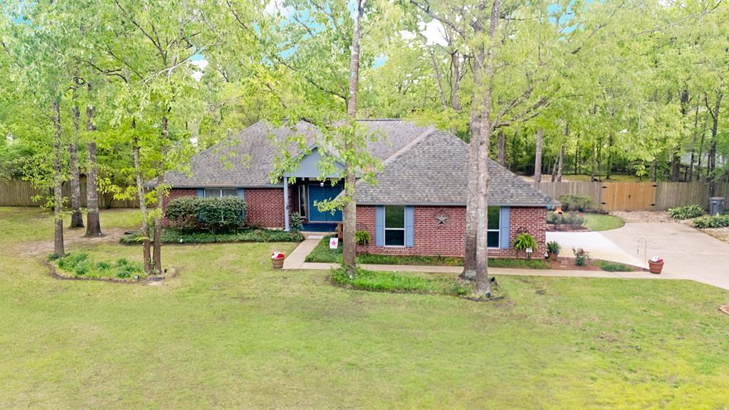 302 Southern Trace Property Photo 3