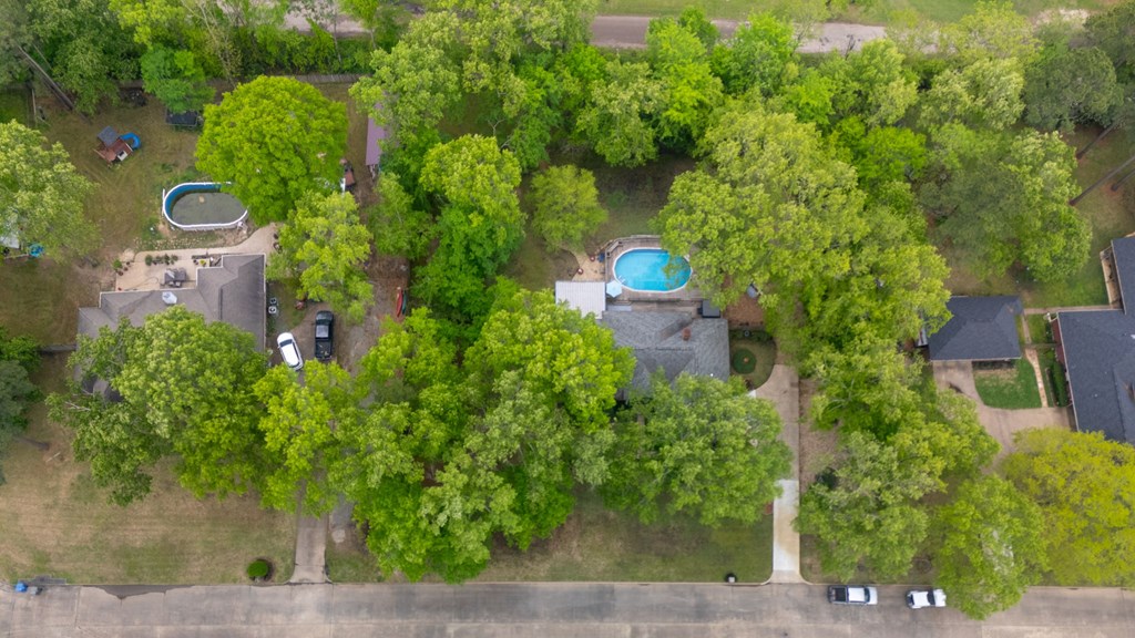 302 Southern Trace Property Photo 5