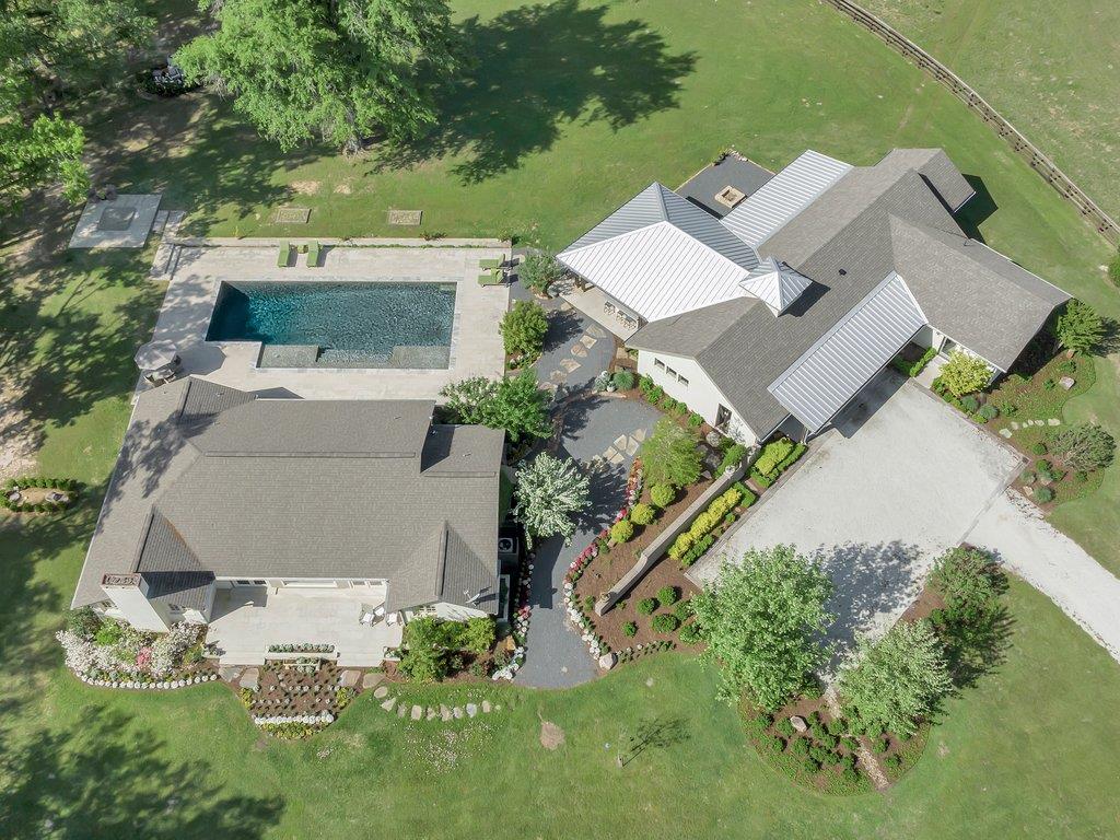 1810 Caspers Cove Property Photo 1