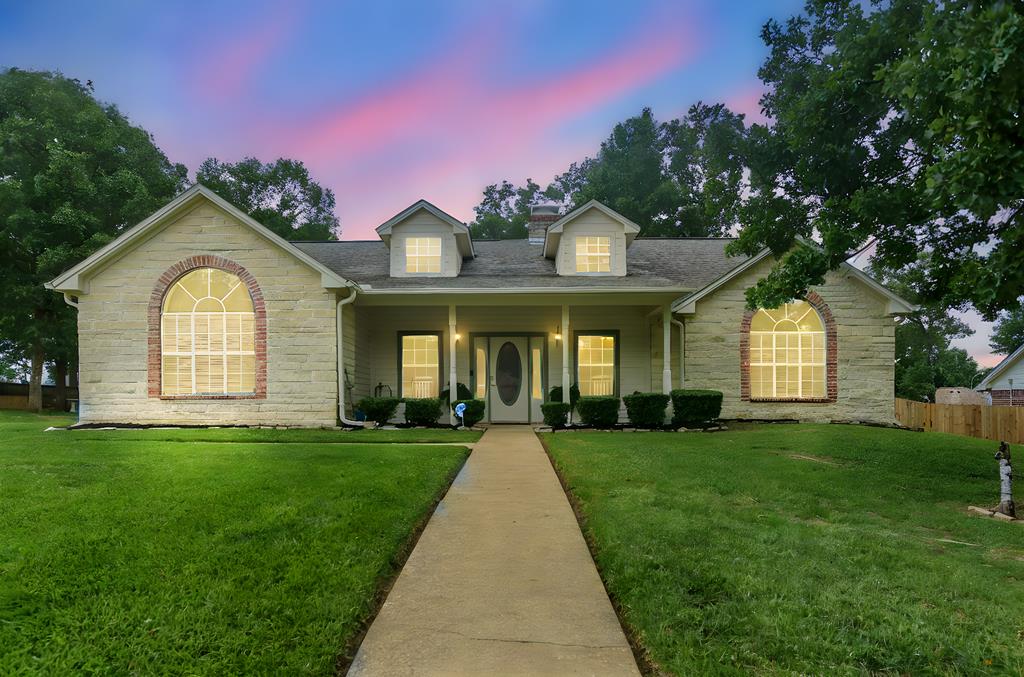 1105 Redbud Avenue Property Photo 1