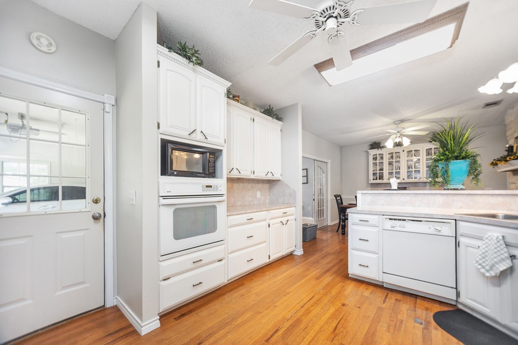1105 Redbud Avenue Property Photo 12
