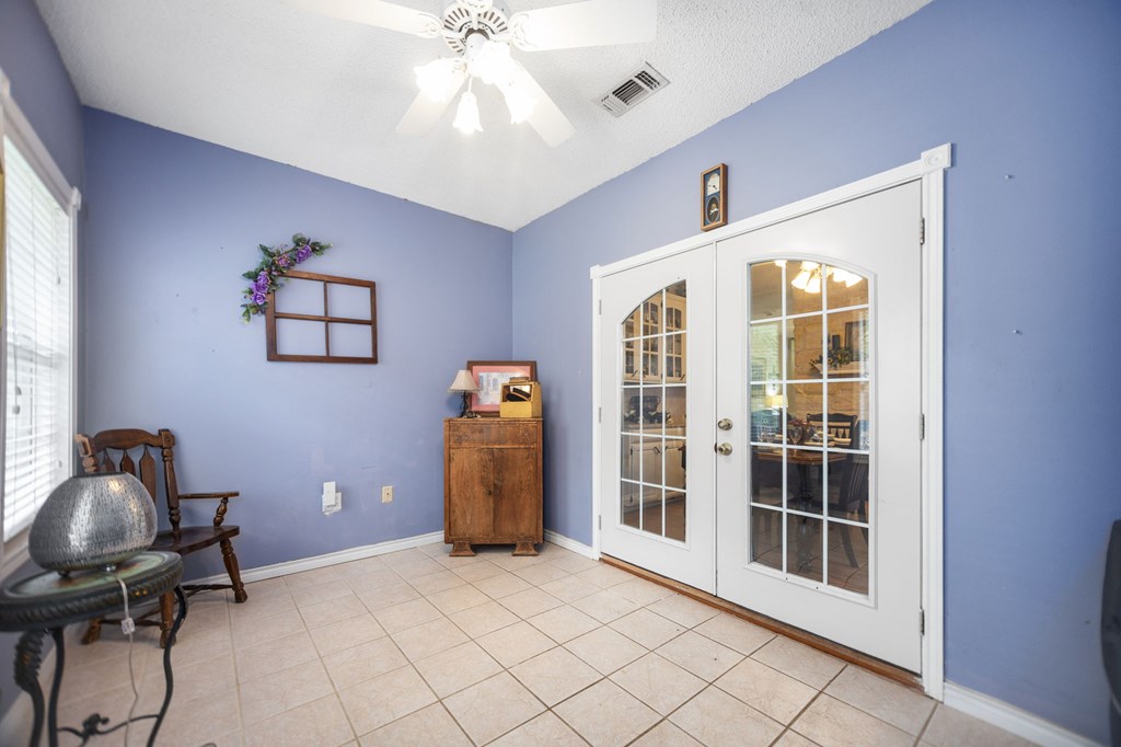 1105 Redbud Avenue Property Photo 14