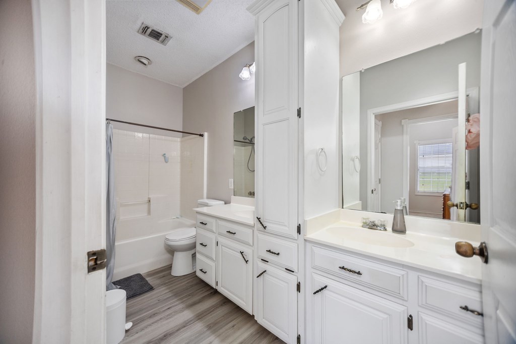 1105 Redbud Avenue Property Photo 22