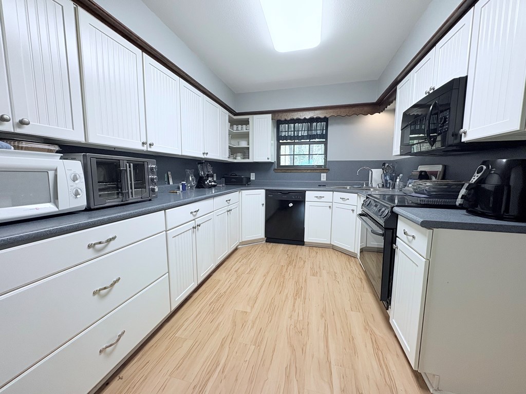 710 Lazy Lane Property Photo 4