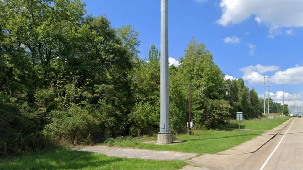 R22597 Highway 69 N Property Photo 4