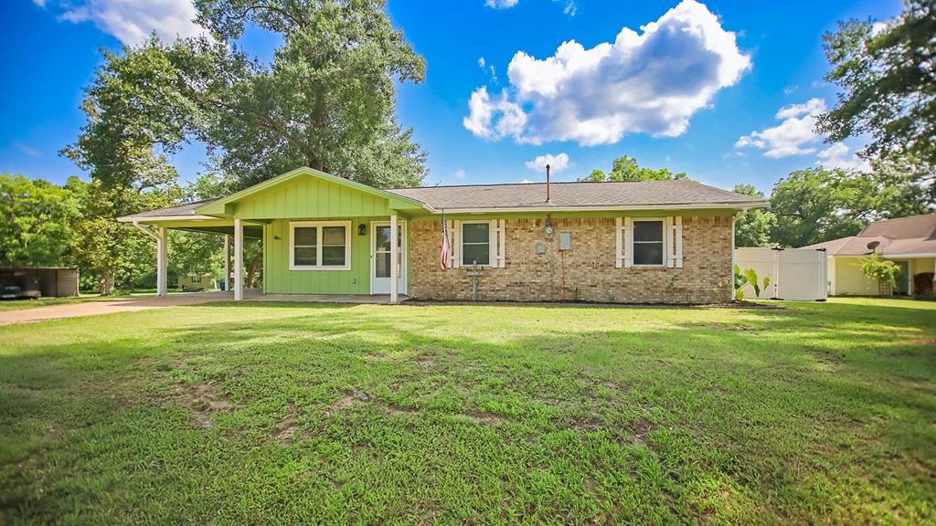 224 East Elm Street Property Photo 1
