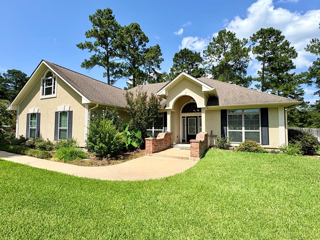 300 Deer Trace Blvd Property Photo 1