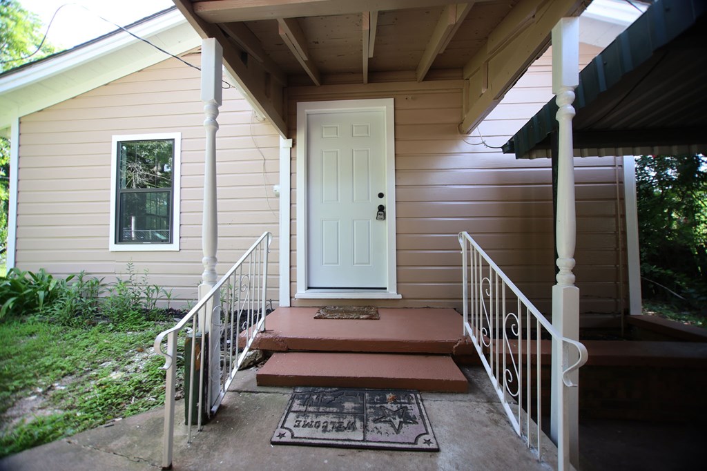 300 Duncan Property Photo 17
