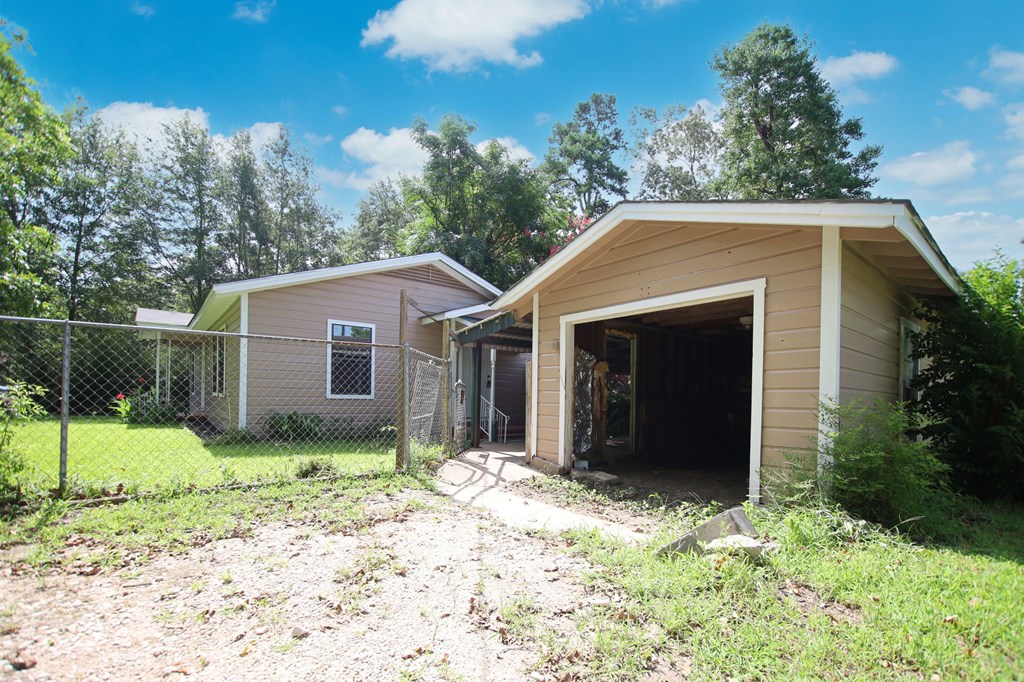 300 Duncan Property Photo 18