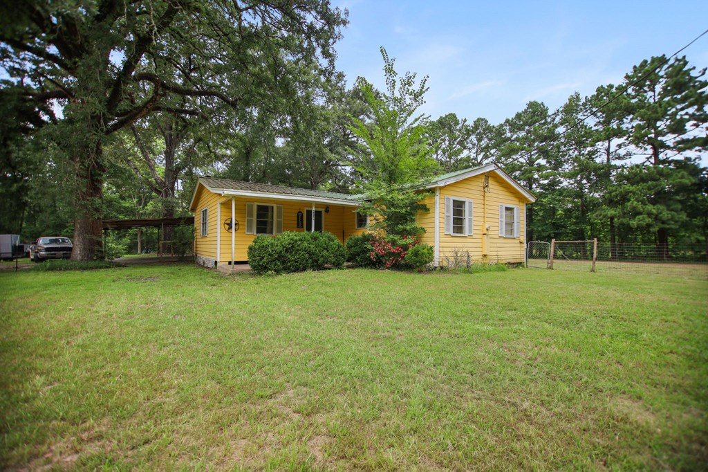 423 Pouland Property Photo 2
