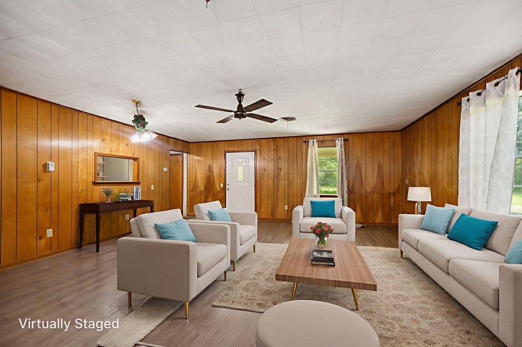 423 Pouland Property Photo 4